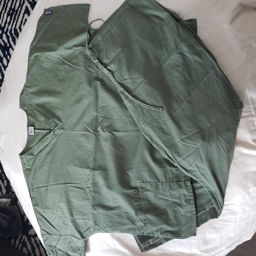 3X Olive Scrub Set